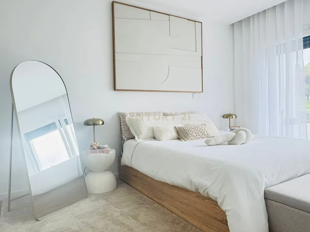 Moradia Geminada T4 em Caneças, Moderna e com excelentes acabamentos - Image 37