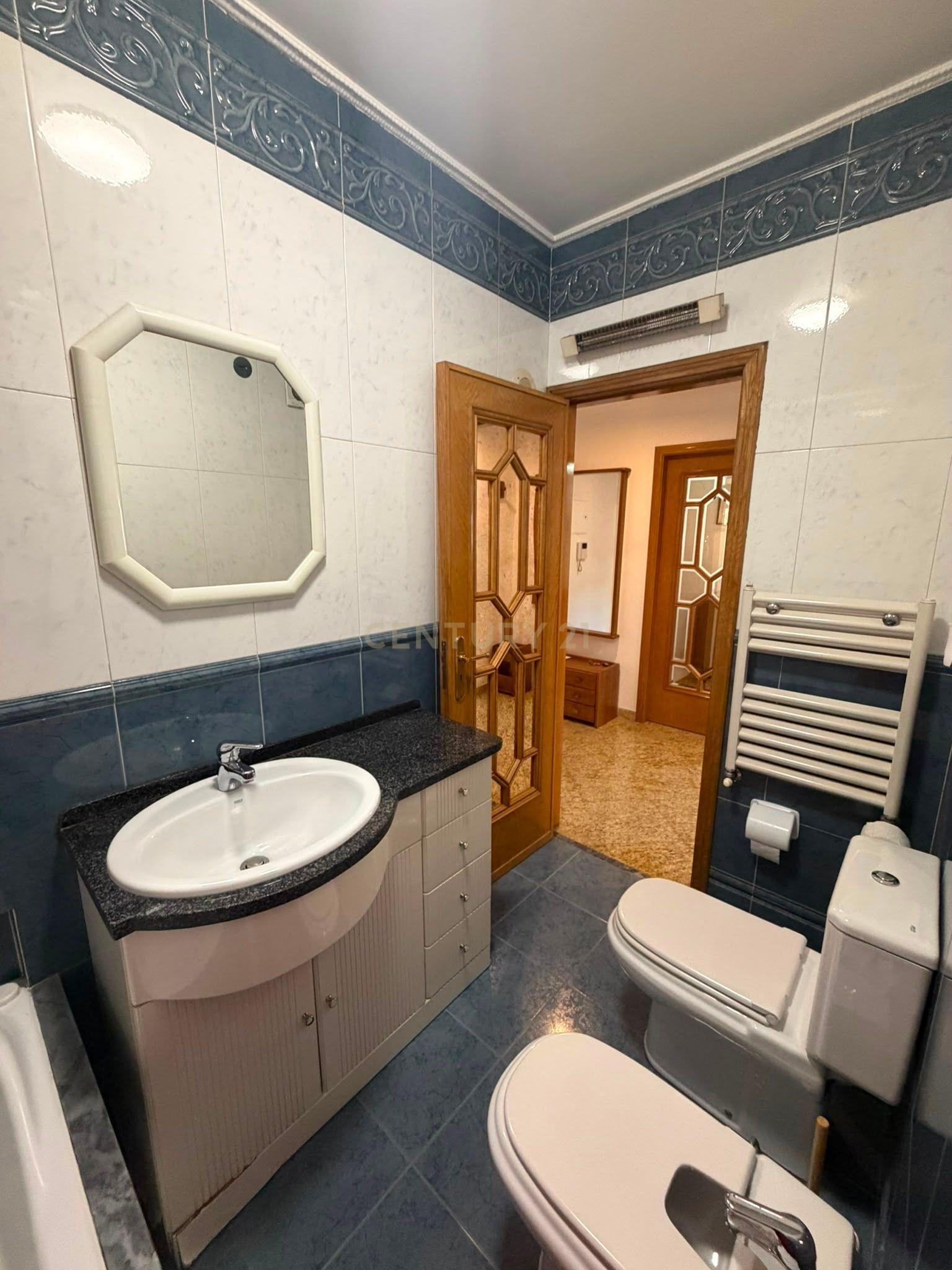 Fotografia 11 de T1 mobilado com 70 m² e garagem junto ao Metro das Laranjeiras