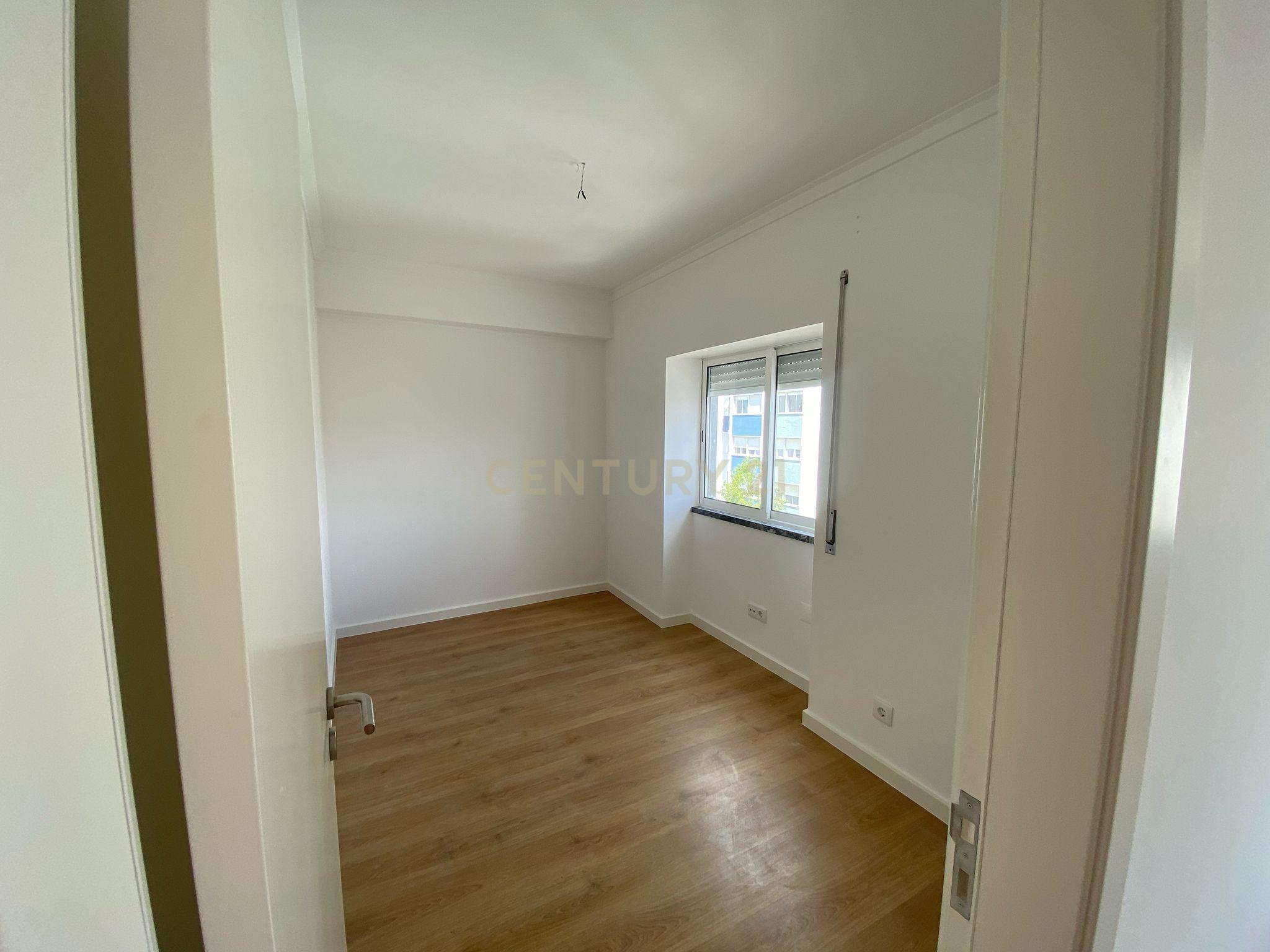 Apartamento T2 em Lisboa - Image 17