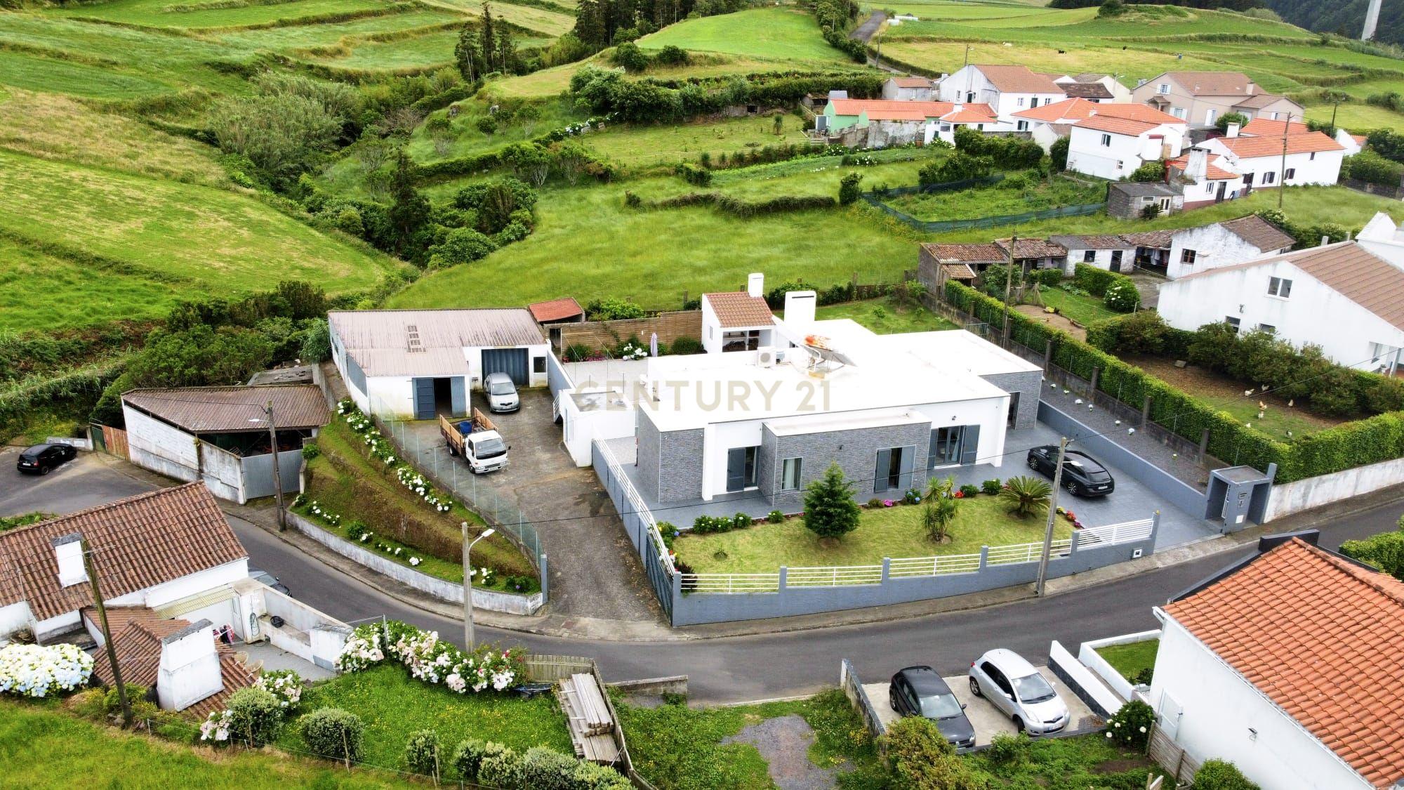 Fotografia 2 de Encantadora Moradia em Santo António de Nordestinho, Nordeste