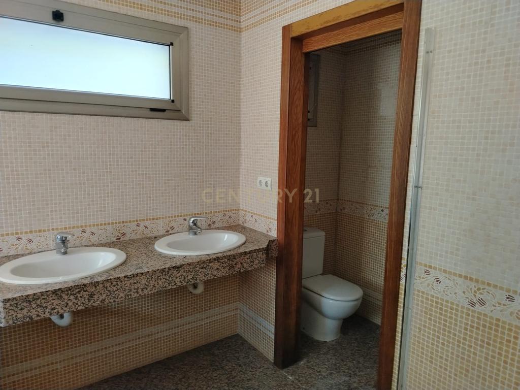  - Image 13