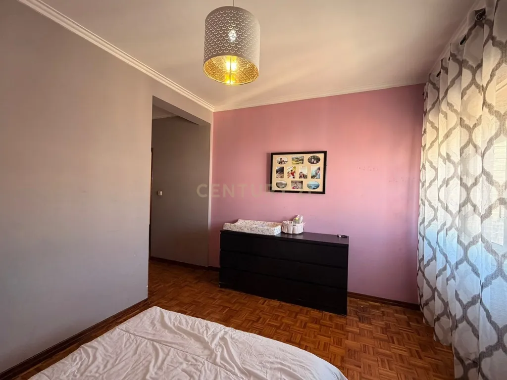 Apartamento T2 em Vialonga com Vista para o Rio - Image 8