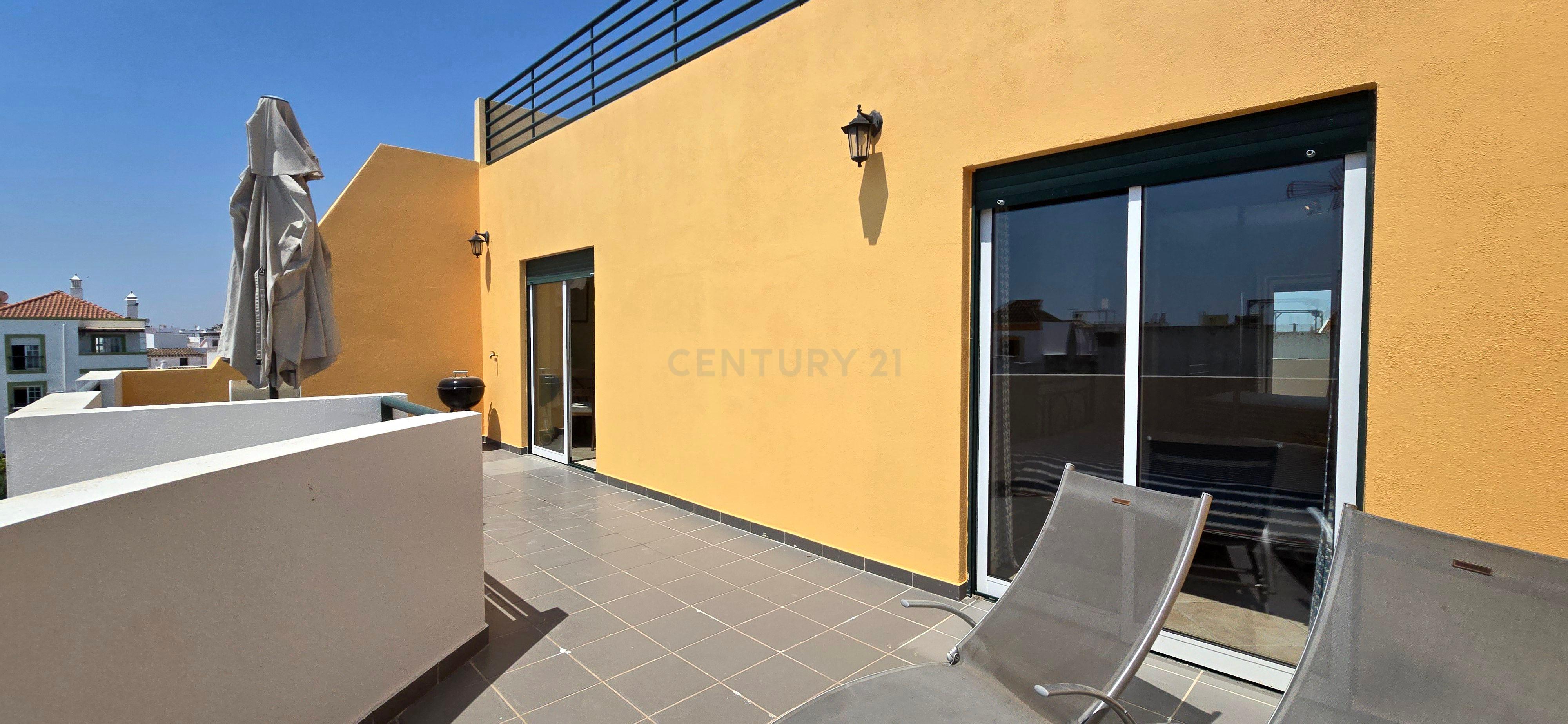 Fotografia 6 de Apartamento T1 com Piscina, Terraço e Garagem | Arrendamento Anual | Santa Luzia, Tavira