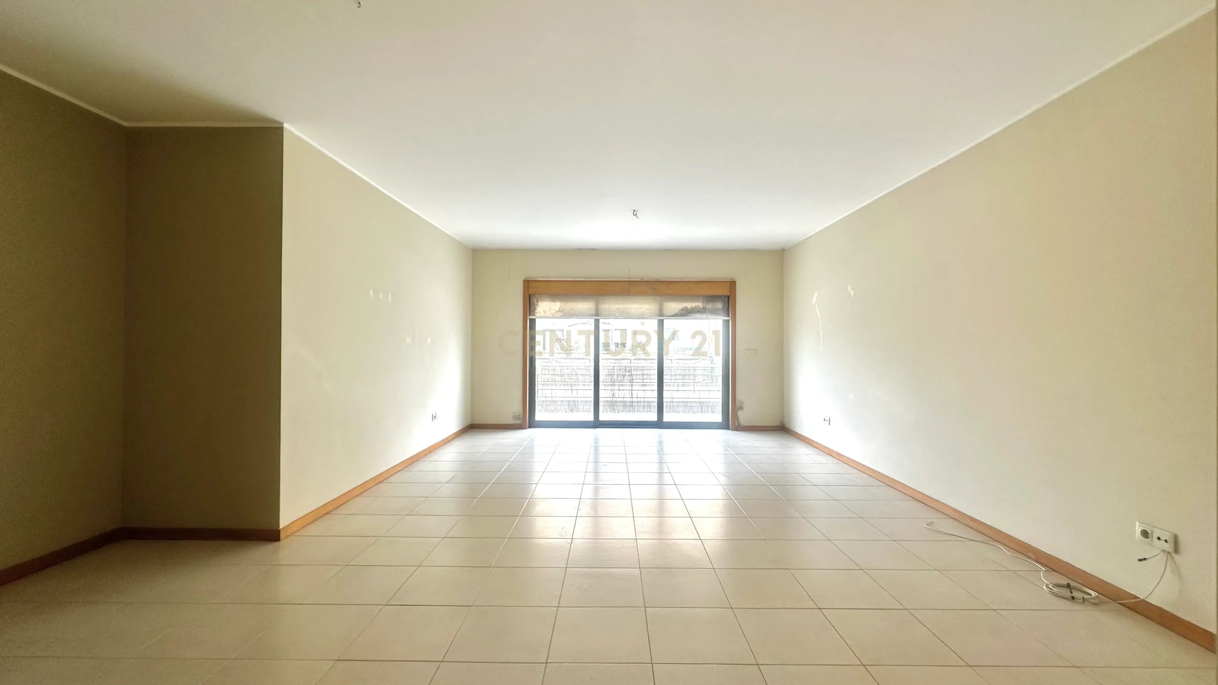 Fotografia 9 de Apartamento T3 com Varandas, Garagem e Parqueamento, na Vila Serena, Pinhal Novo