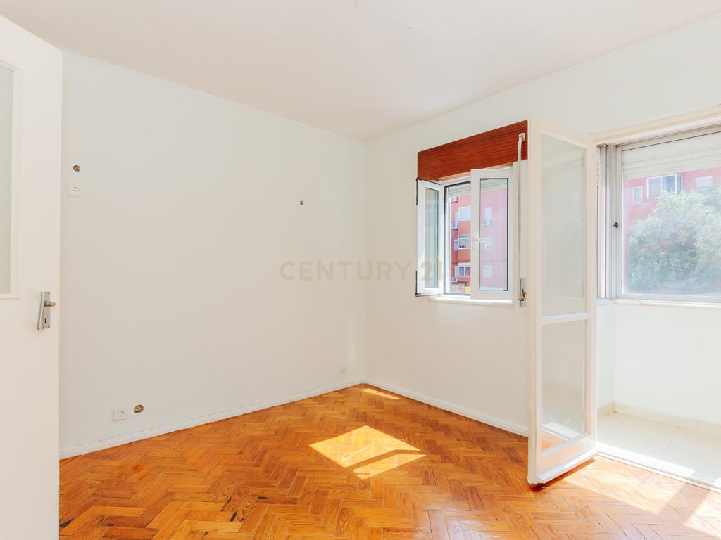 Apartamento T3 nos Olivais - Image 11