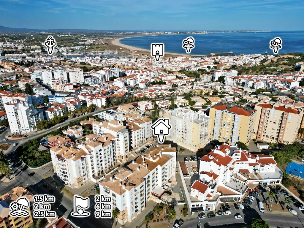 Apartamento T3 com garagem situado numa zona residencial de Lagos, Portugal - Image 3