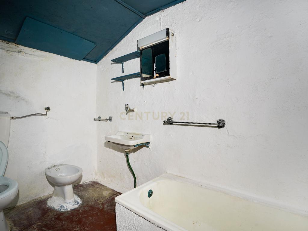 2 Casas T4 com Jardim em Alcanena - Oportunidade Única! - Image 11