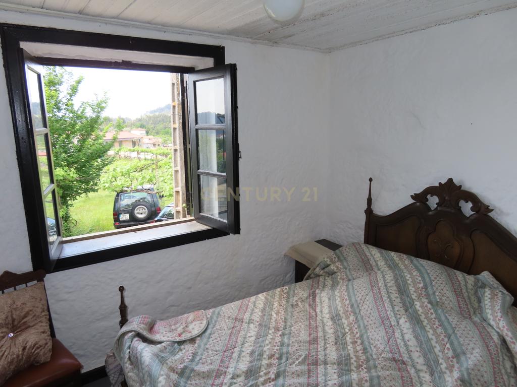 Moradia T2 em Travanca, Cinfães – Ideal para Habitação ou Férias - Image 28