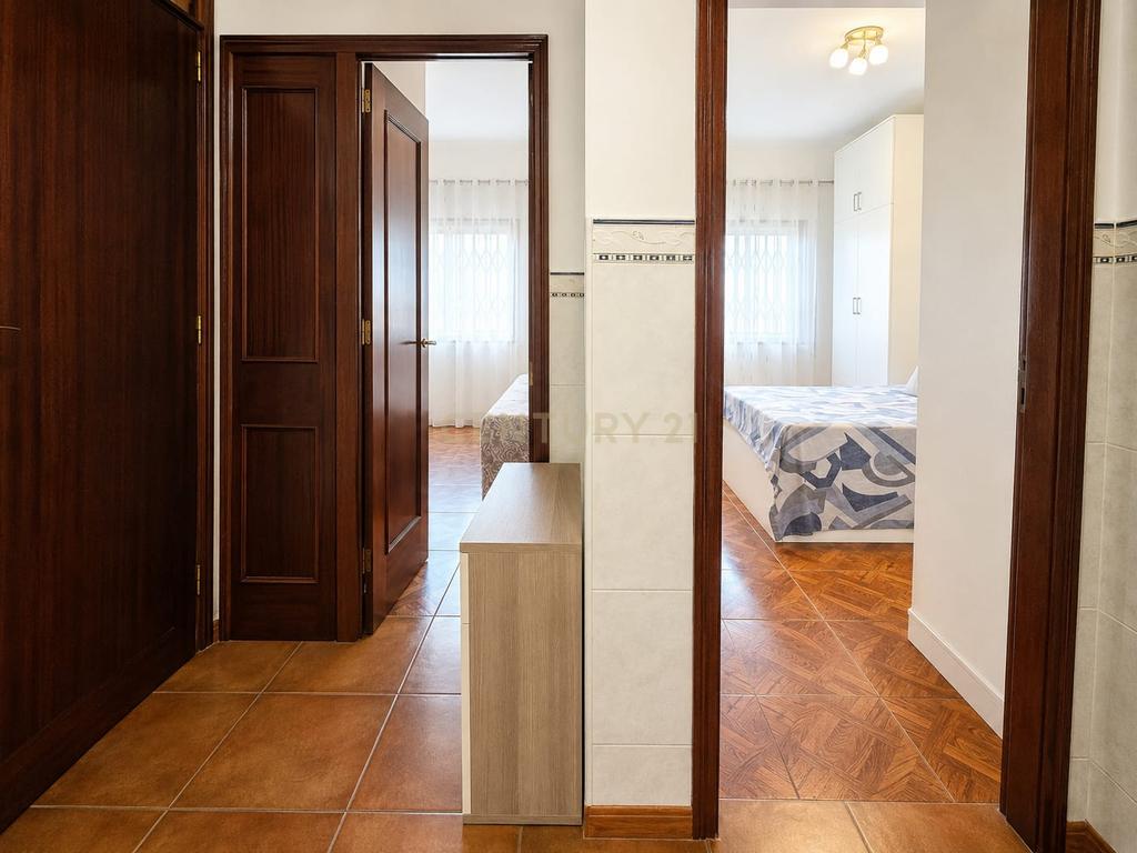 Apartamento T2 com terraço junto à Escola Secundária de São Pedro da Cova - Image 15