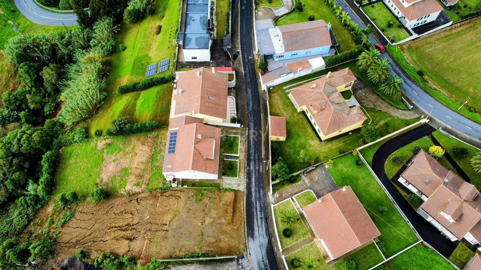 Fotografia 8 de TERRENO ÚNICO COM VISTA MAR E PROJETO APROVADO | LOMBA DO ALCAIDE – POVOAÇÃO