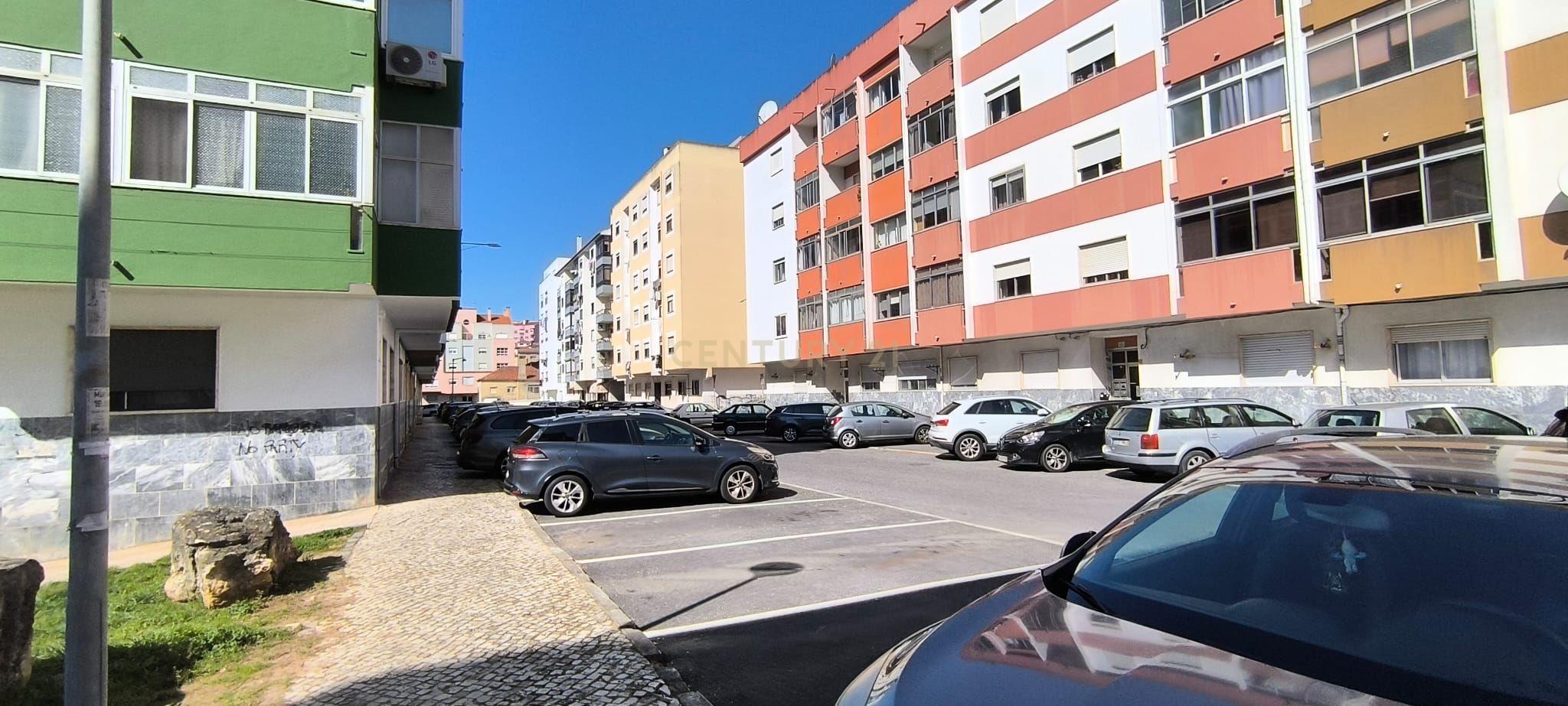 Apartamento T2 com Garagem | Agualva-Cacém - Image 24