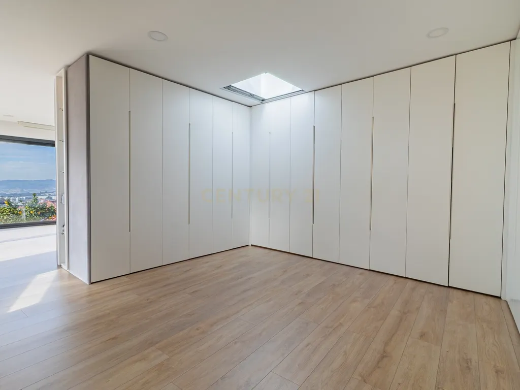 Moradia T3 Térrea com Piscina em Mesão Frio - Guimarães - Image 13