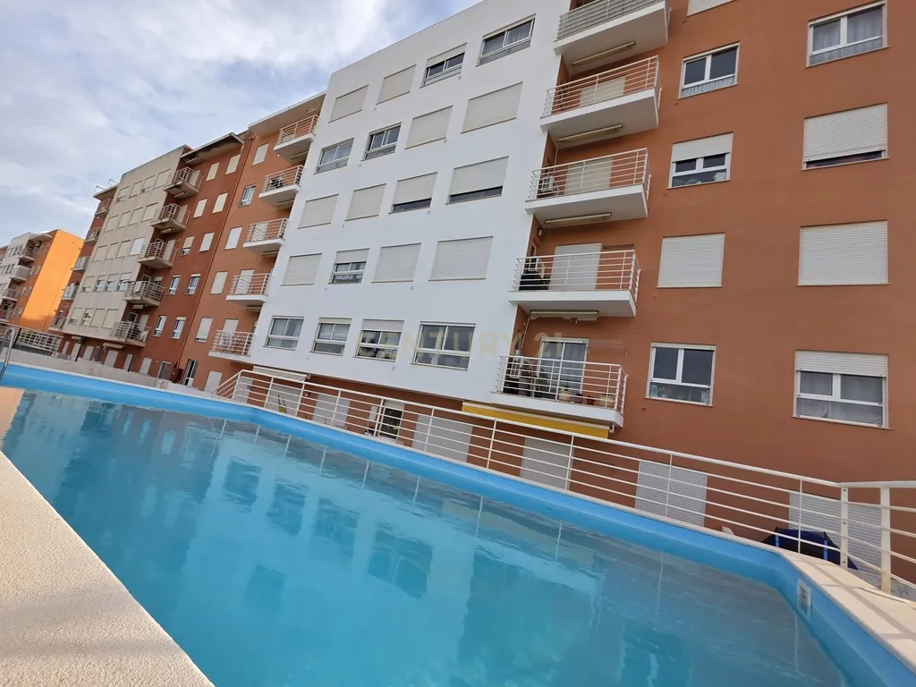 Apartamento T2 com Excelentes Áreas e Varanda Ampla na Quinta dos Arcos, Armação de Pera - Image 29