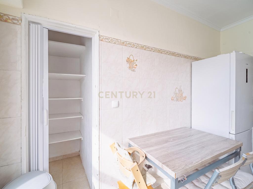 Apartamento T2 em Cacilhas – Excelente Localização - Image 8