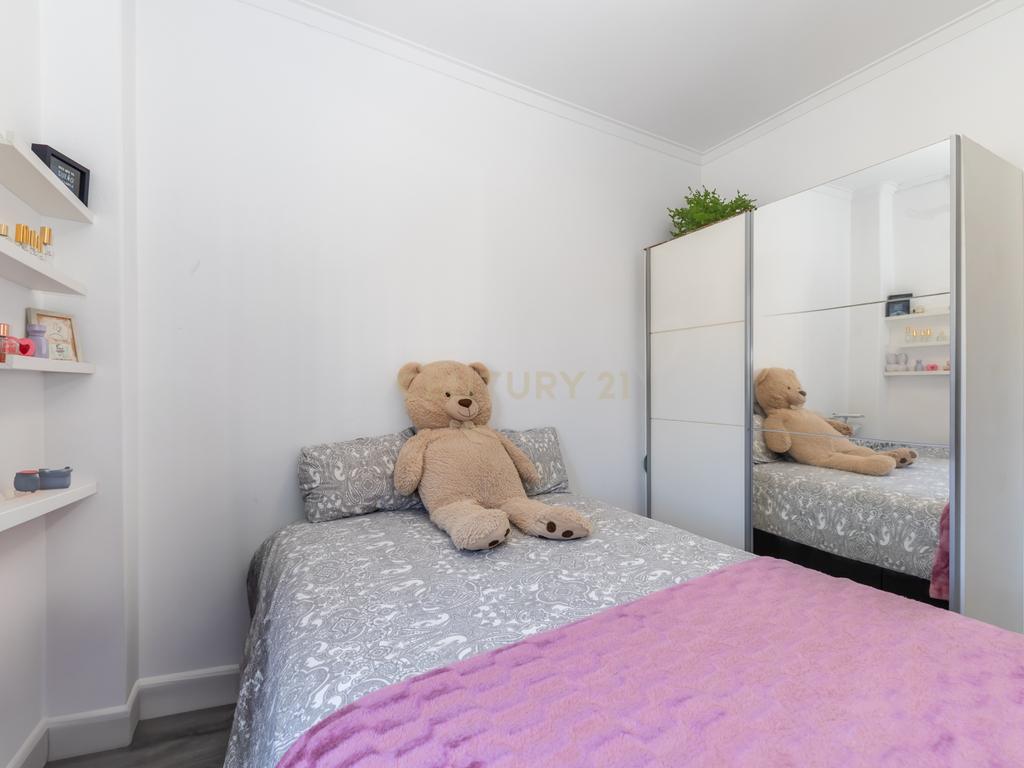 Apartamento T2 no Feijó totalmente remodelado - Image 14