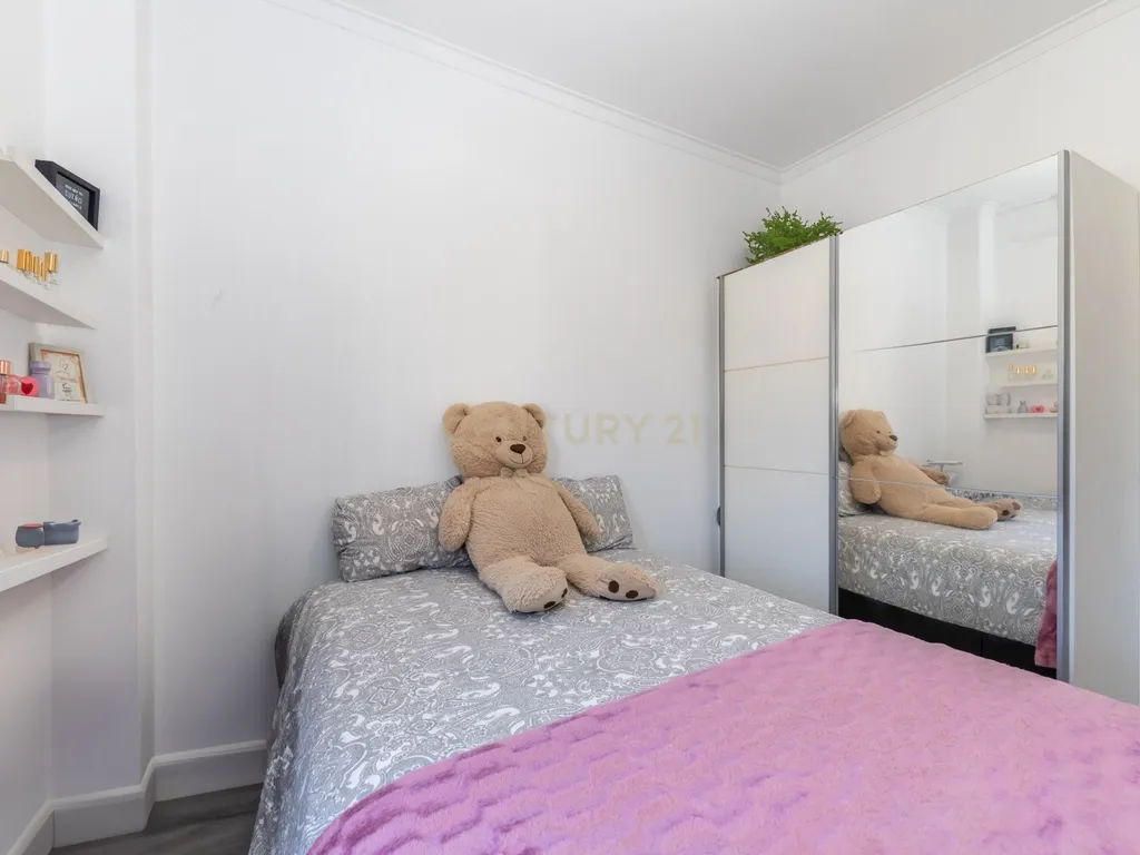 Apartamento T2 no Feijó totalmente remodelado - Image 14