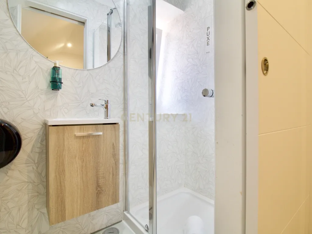 Apartamento Duplex em Alojamento Local - Almada - Image 26