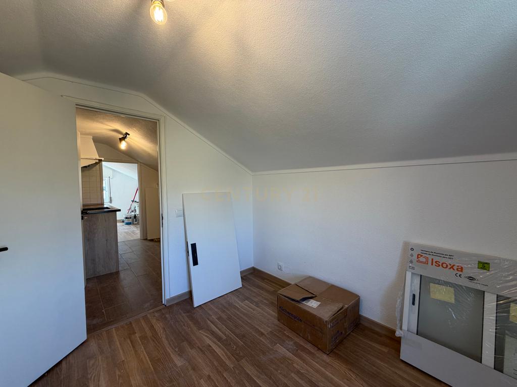 Apartamento T1 em Sesimbra (Castelo), Remodelado, com Terraço - Image 10
