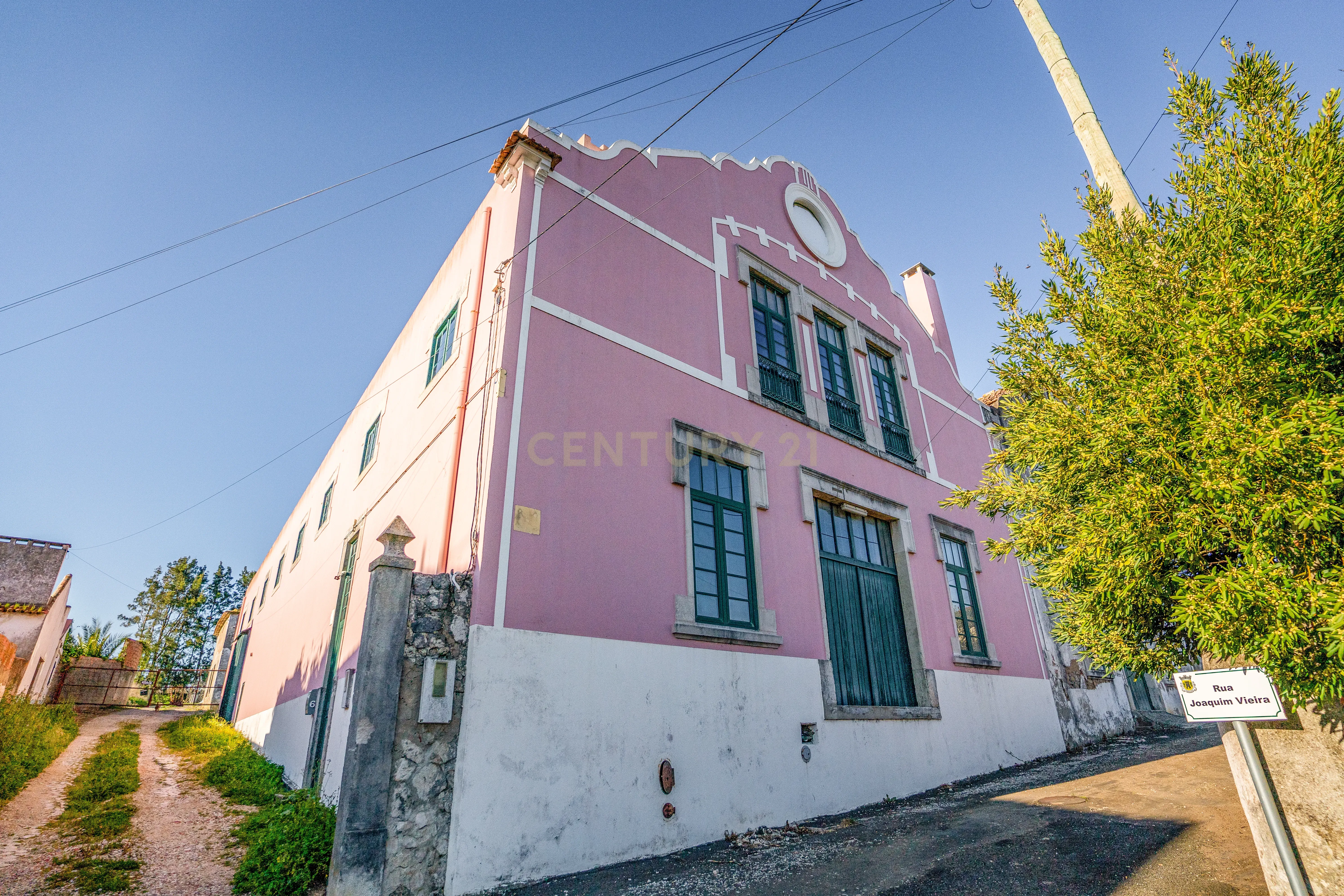 Casa de habitação com adega/armazém no Sanguinhal, Bombarral, Portugal