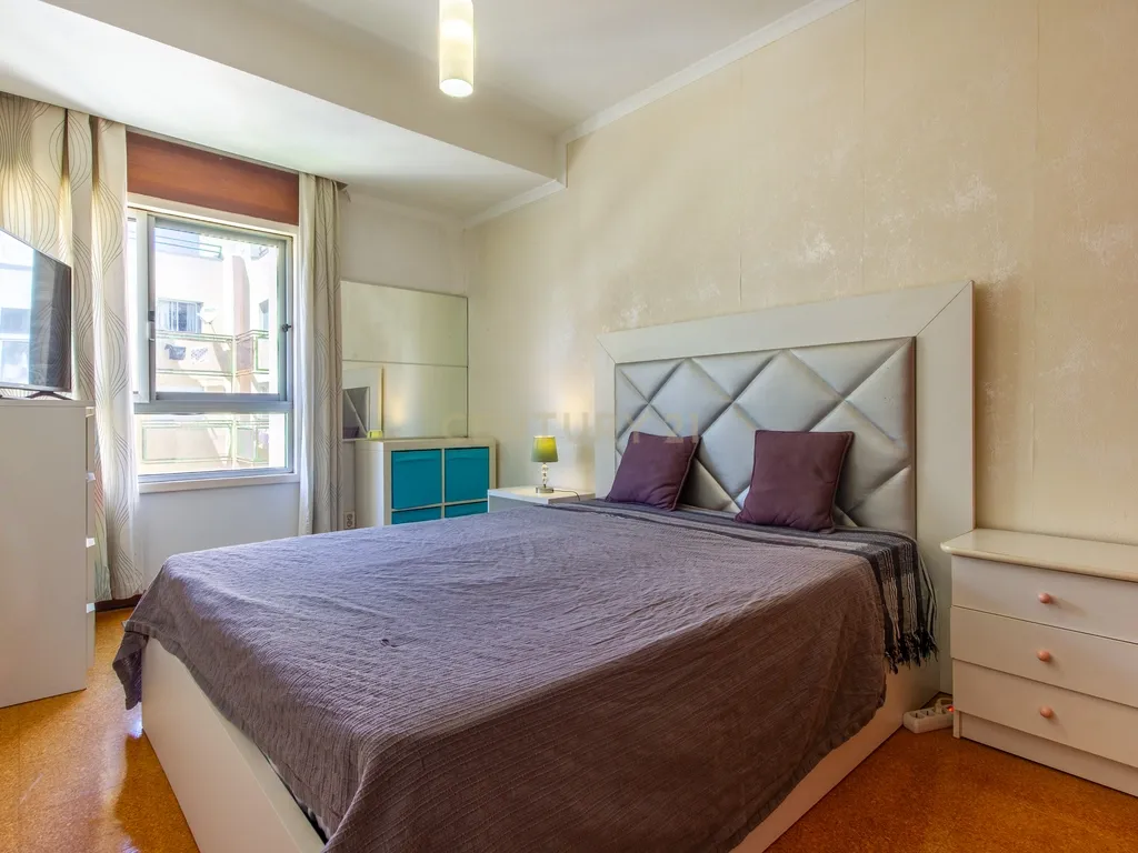 Apartamento T3 Duplex com Vista Desafogada no Monte da Caparica - Image 18