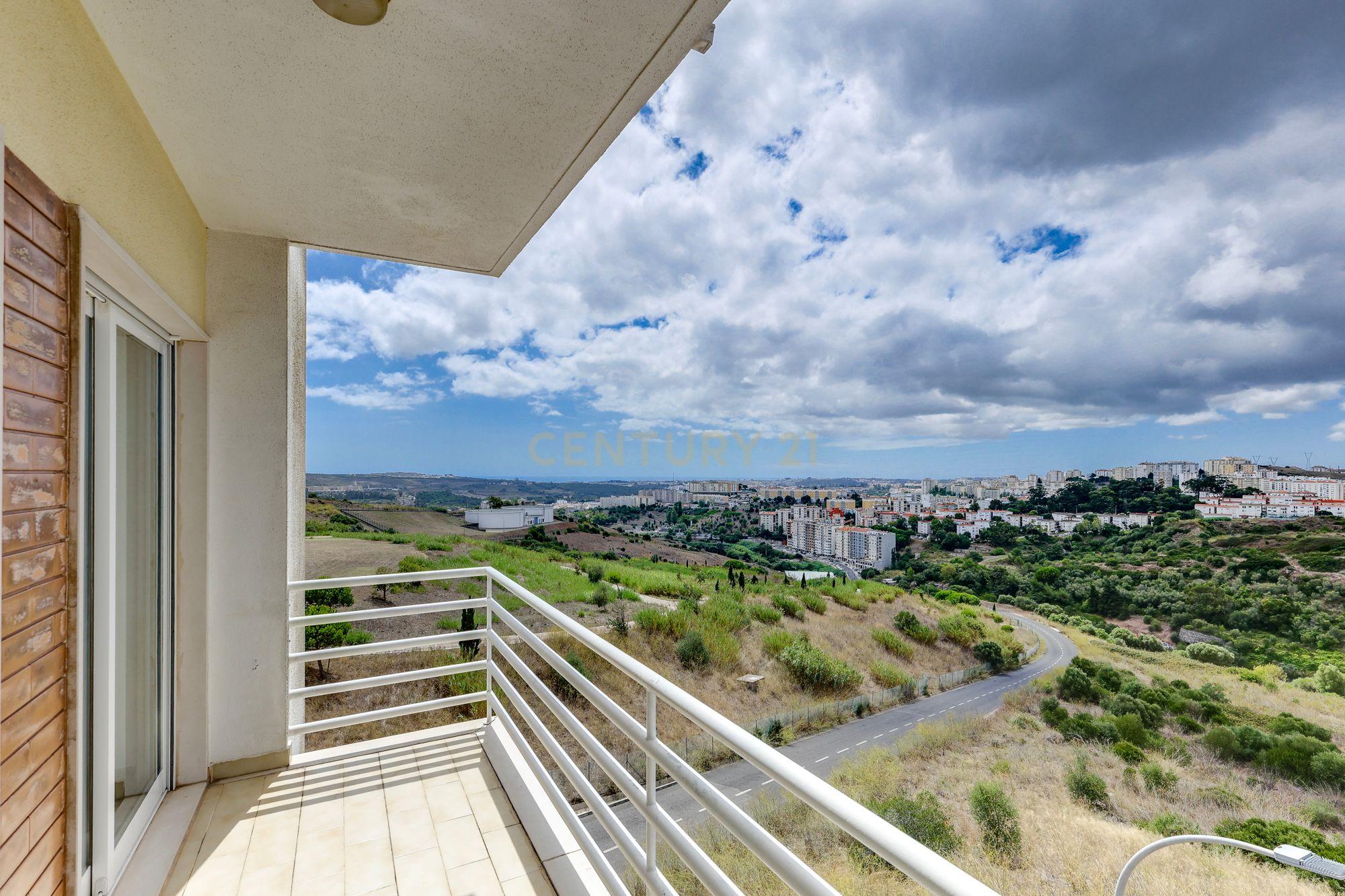Fotografia 11 de Apartamento T3 na Serra das Brancas, com box de 67m2 e arrecadação.