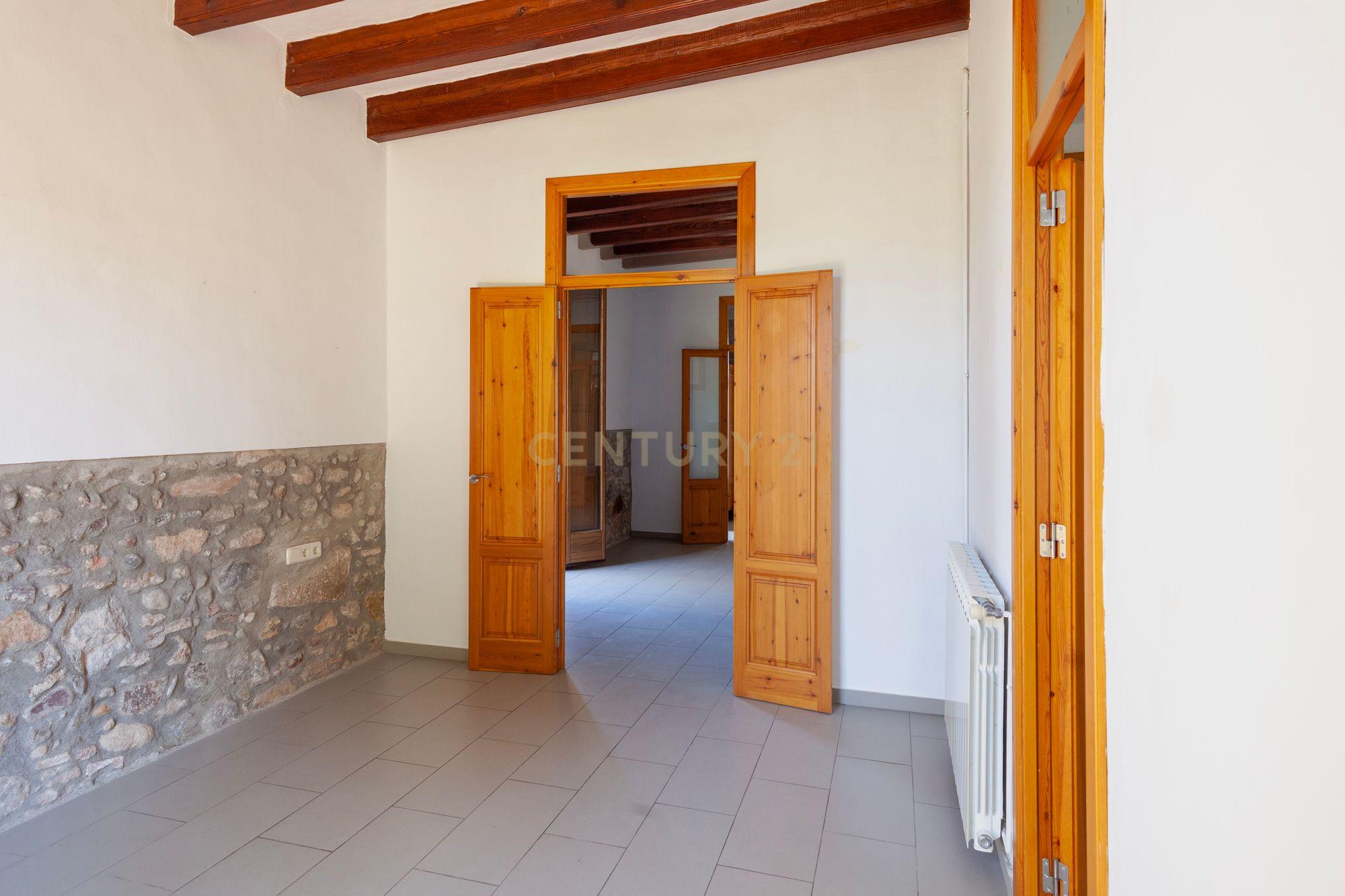 Encanto modernista no rés do chão com jardim – La Garriga - Image 8