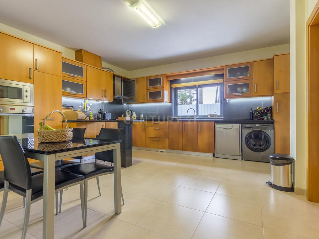 Moradia Isolada T4| Amora - Seixal - Image 8
