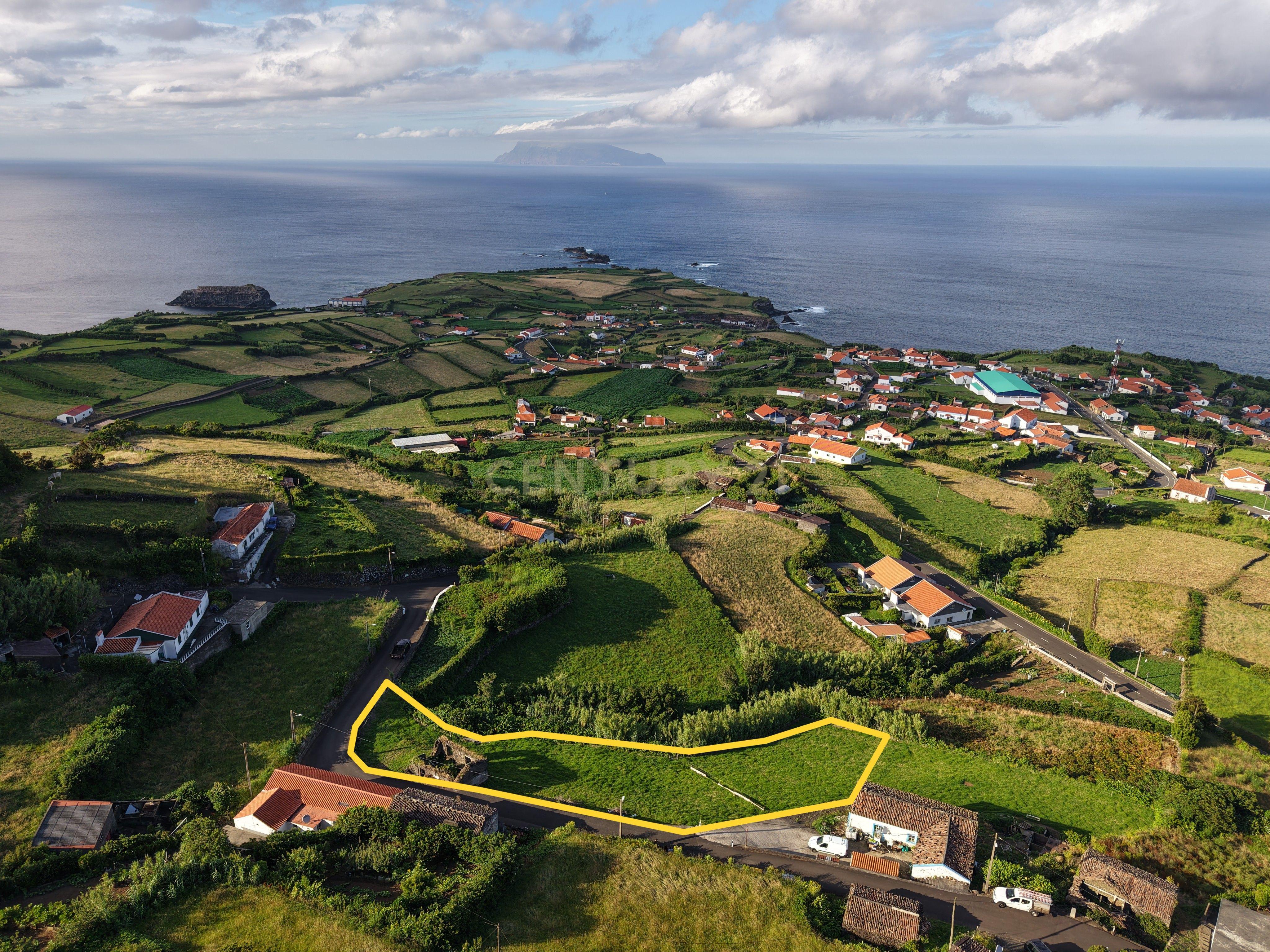 Fotografia 7 de Ruína com Vista Mar em Ponta Delgada – Ilha das Flores