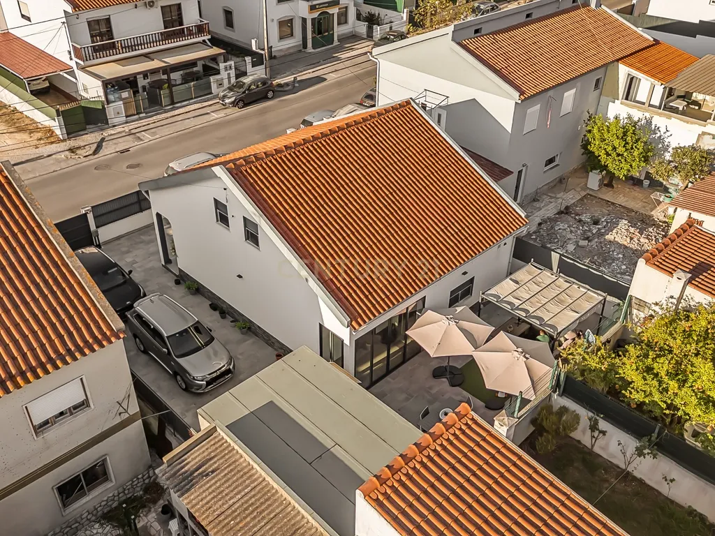Moradia T3 isolada com garagem, Quinta do Conde - Image 47