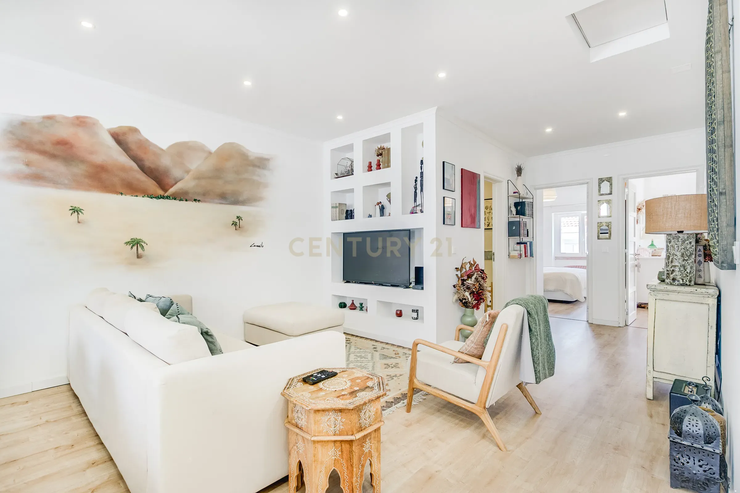 Apartamento T2 Remodelado com Varanda em Campo de Ourique, junto ao Jardim da Estrela - Image 4
