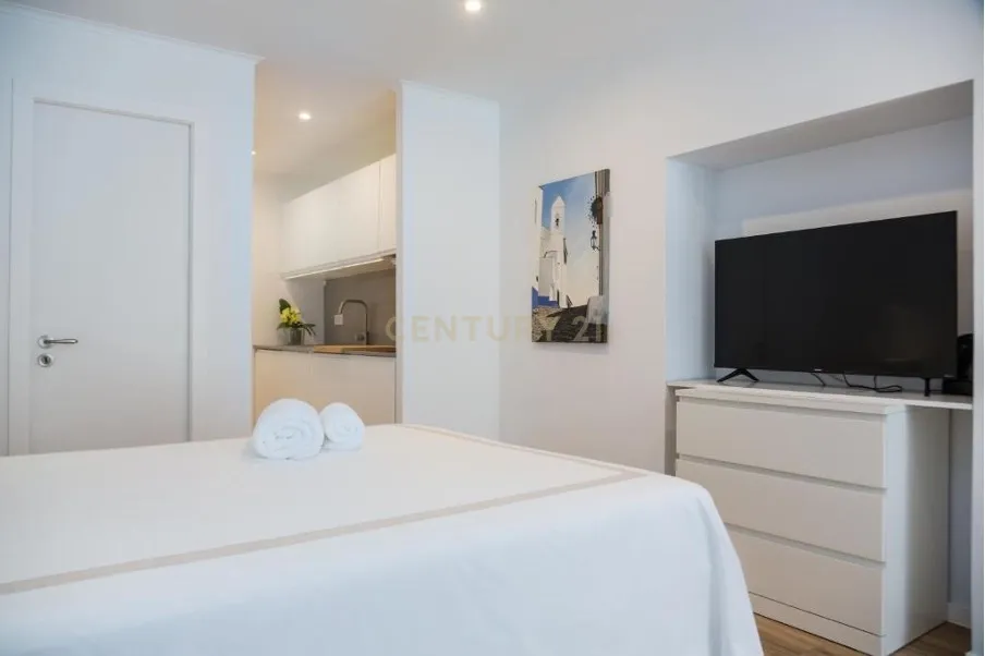 Apartamento T0 mobilado e equipado - Image 3