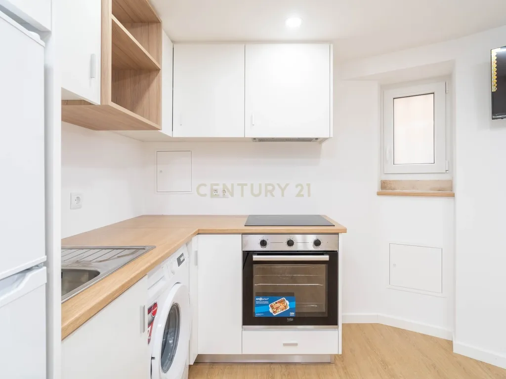 Apartamento transformado em Dois estúdios junto à Praça da República - Image 15
