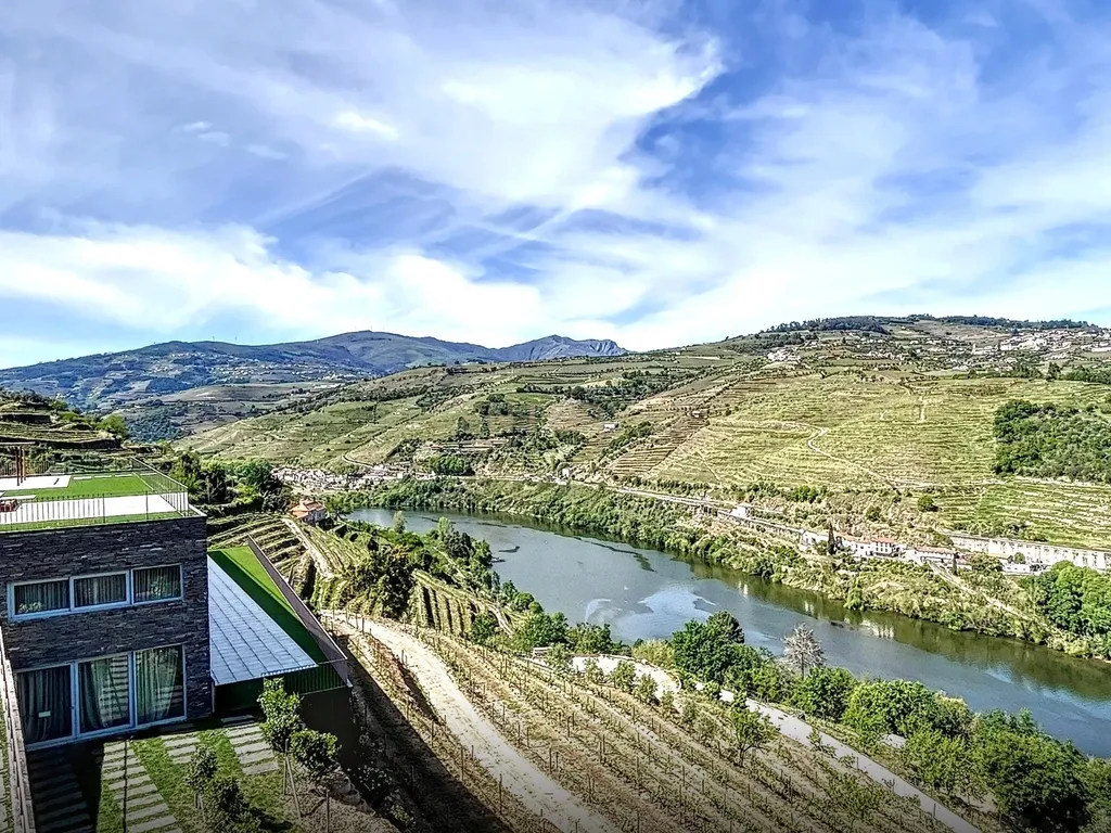 Hotel DD uma "varanda" para o rio Douro, integrado numa quinta no coração do Alto Douro Vinhateiro, perto do Peso da Régua, Portugal - Image 10