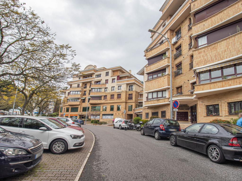 Apartamento T4 no Real Forte c/ 2 Box - Image 31