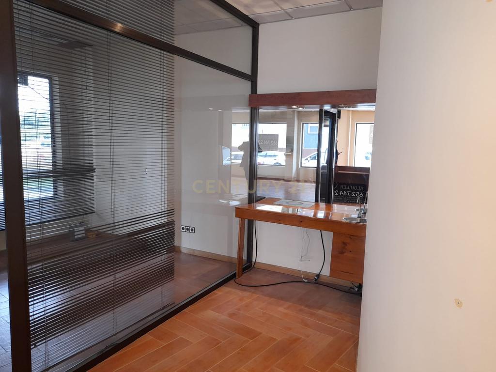 Espaço Comercial Versátil em Madrid - 243m² com Ar Condicionado - Image 10