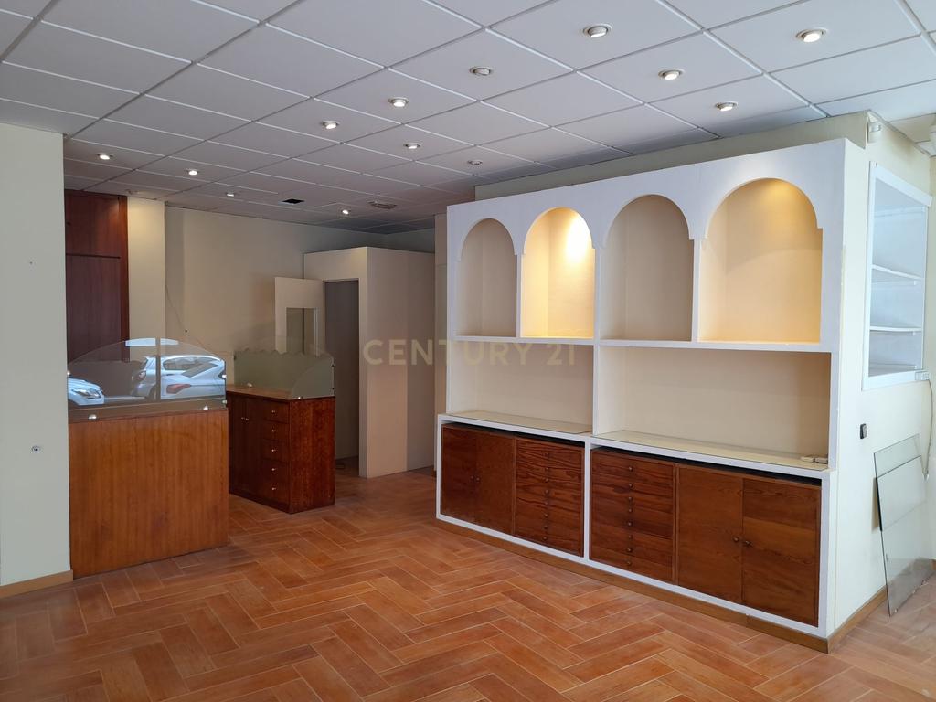 Espaço Comercial Versátil em Madrid - 243m² com Ar Condicionado - Image 14