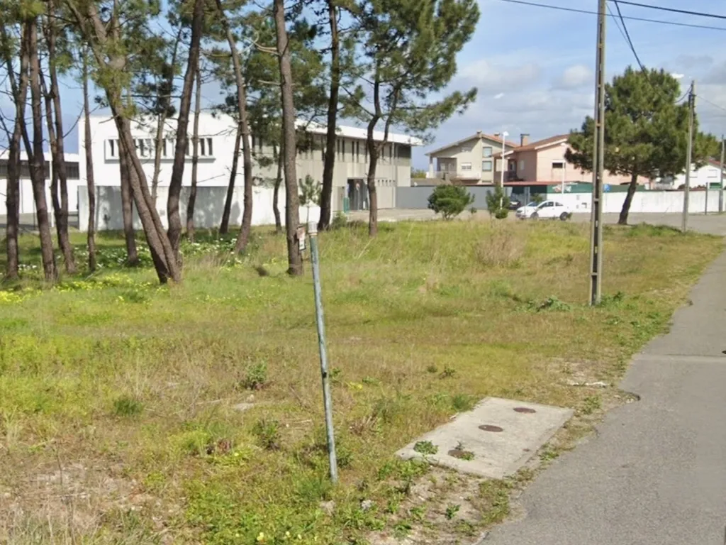 Excelente terreno com 3.380 m², localizado na prestigiada zona da Gafanha da Nazaré - Image 1