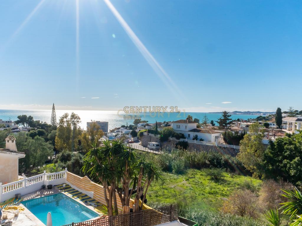 Casa en venta en Torremuelle, Benalmádena – Ubicación estratégica y alto potencial