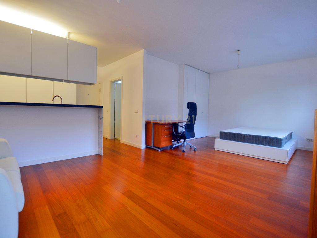 Apartamento T0 Parque das Nações - Image 8