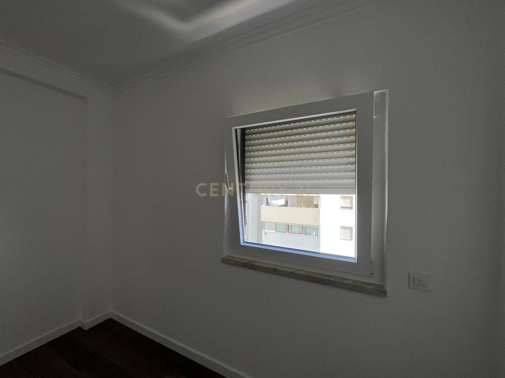 Apartamento T2 totalmente Remodelado. - Image 42