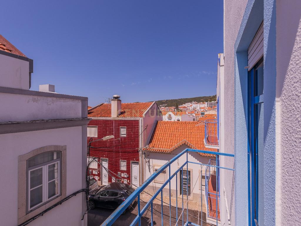 T4 Duplex na Vila de Sesimbra – Ideal para Férias em Família - Image 19