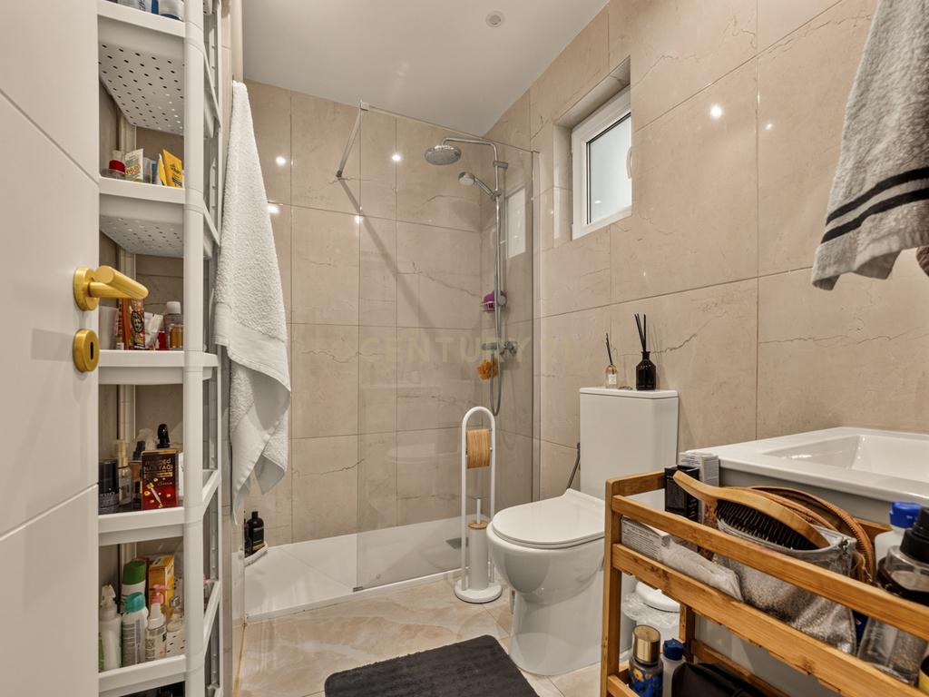 Apartamento T2 totalmente renovado em Cascais | Excelente oportunidade de investimento - Image 12