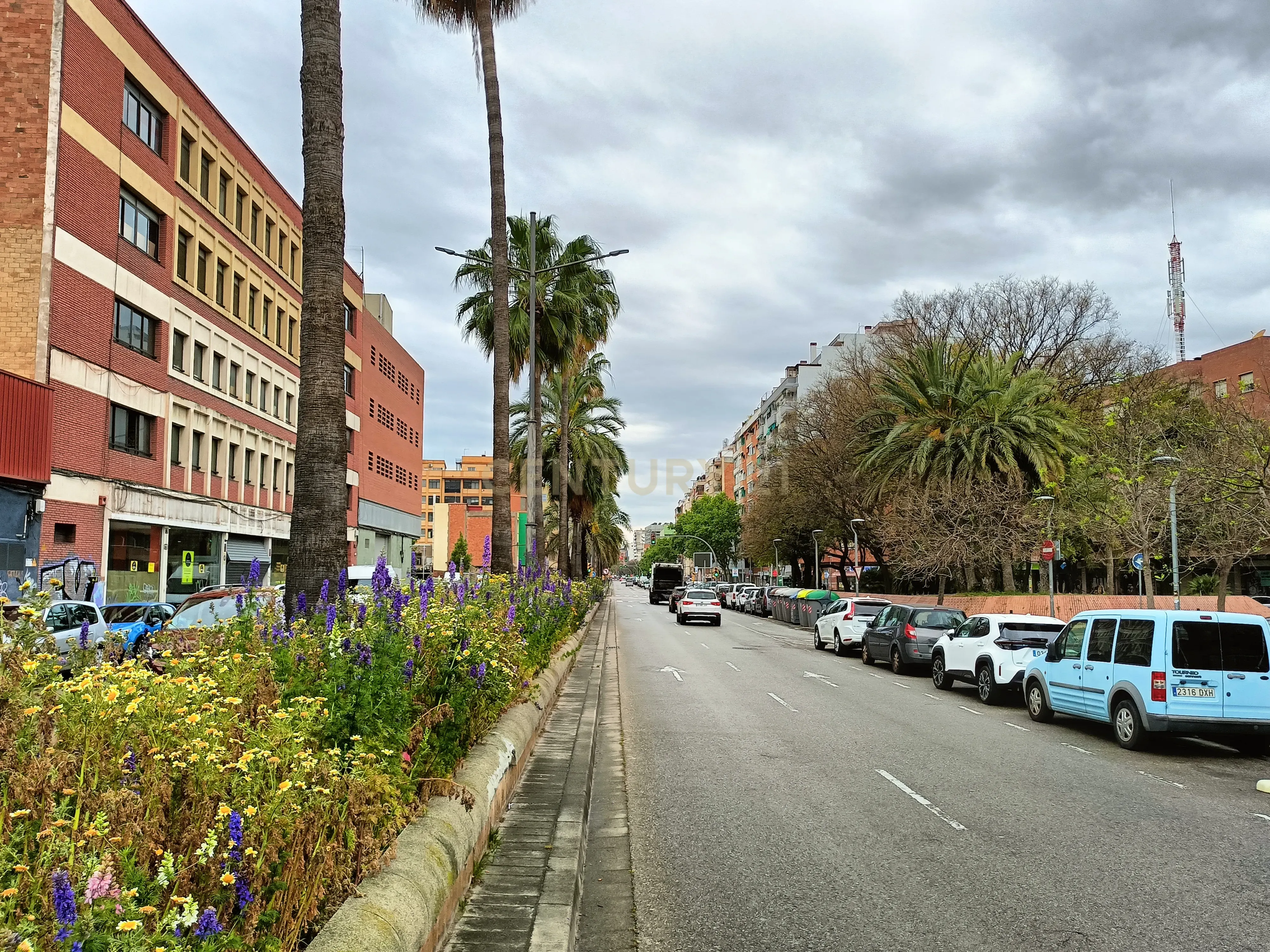 Local Comercial em Barcelona com Acessibilidade e Potencial - Image 12