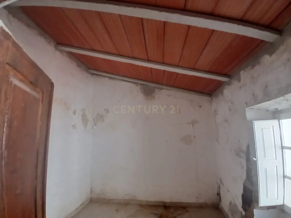 Apartamento T3 na Rua João Minas - Campo Maior - Image 13