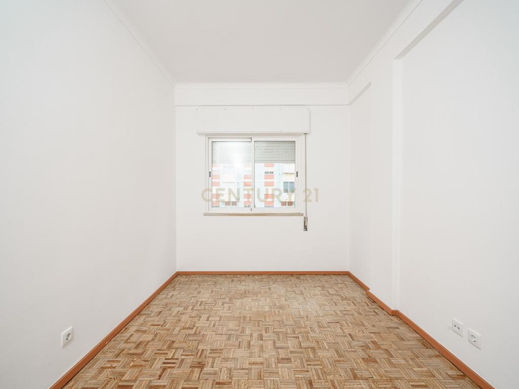 T3 Remodelado no Centro de Setúbal- Campo dos Arcos - Image 14
