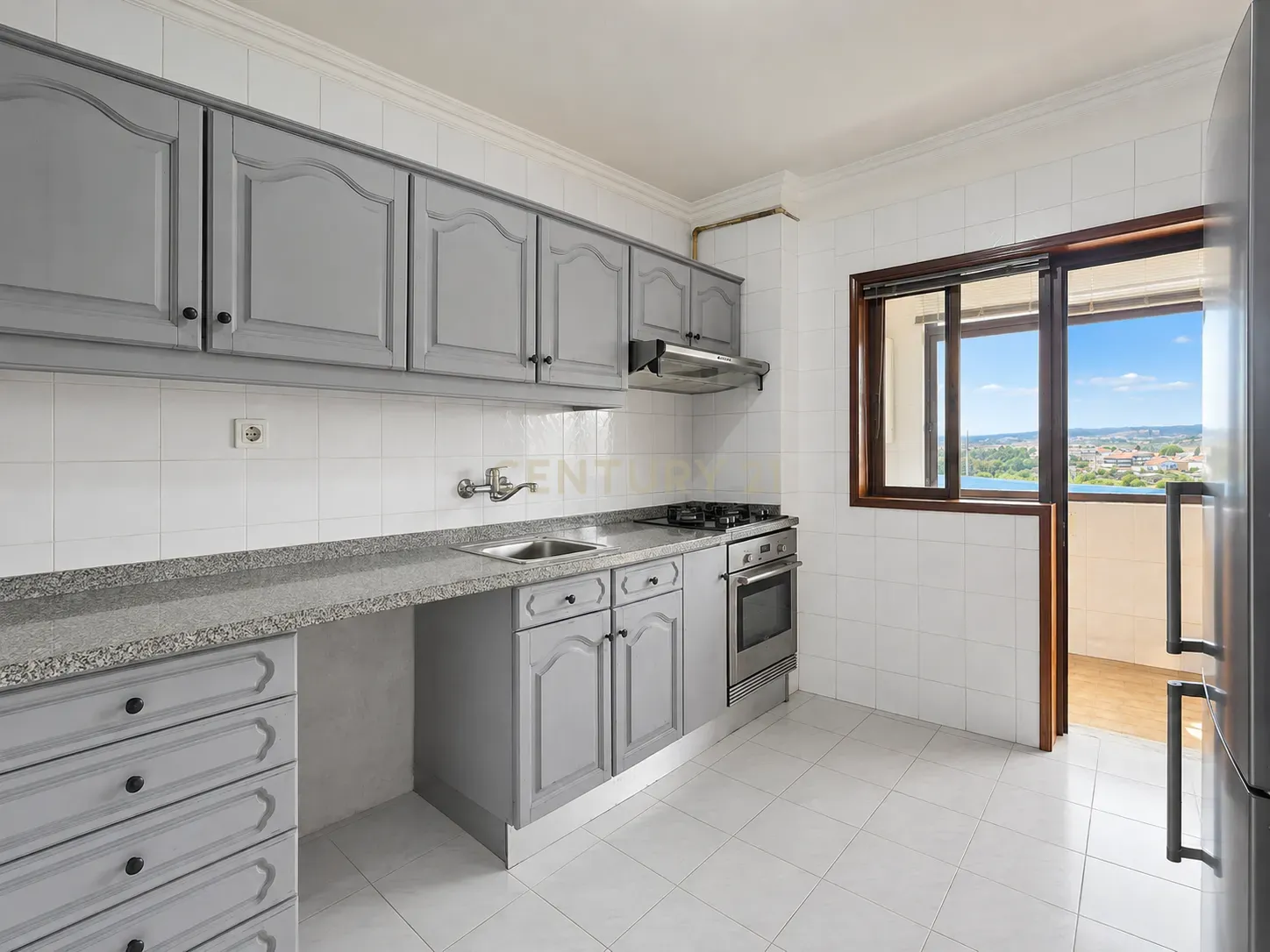 Fotografia 7 de APARTAMENTO T2 | VARANDA | LUGAR DE GARAGEM | ARRUMOS | ELEVADOR | GONDOMAR CENTRO