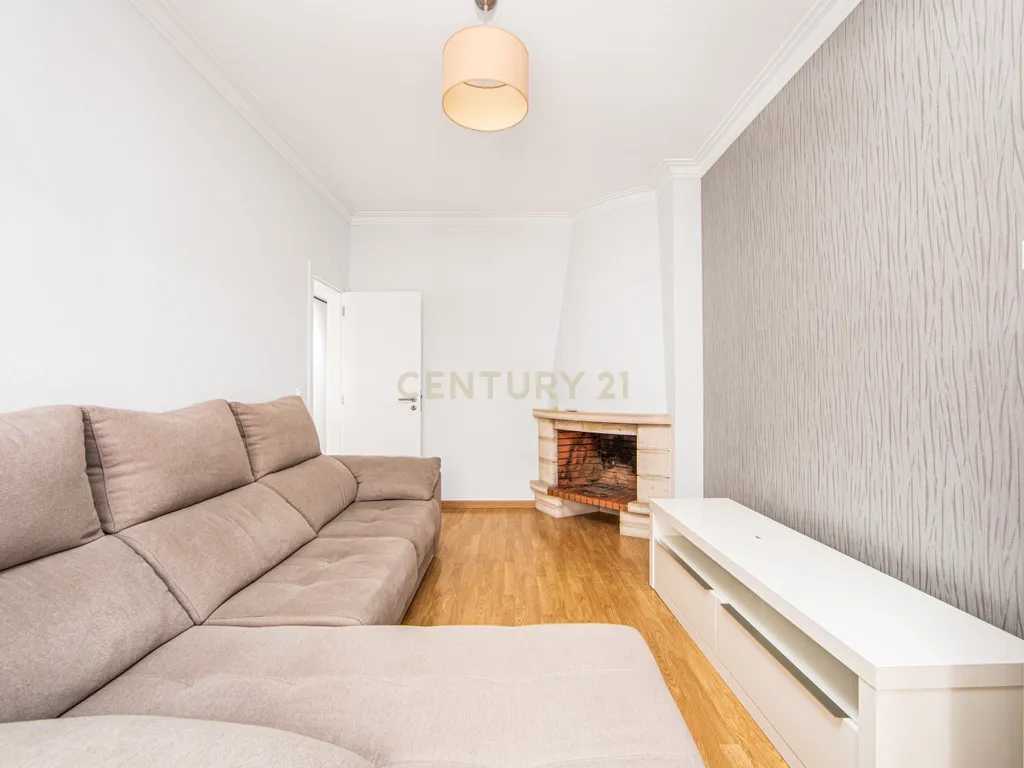 Apartamento T2 no Pinhal Novo com varanda e arrecadação - Image 10