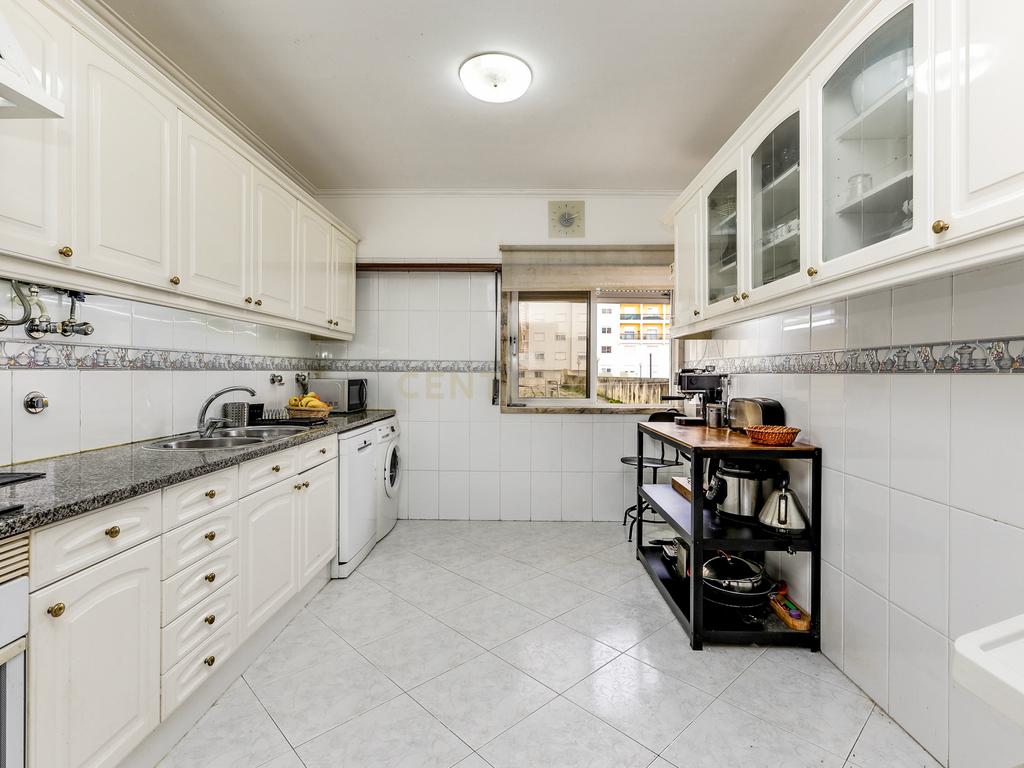 UMA CASA DE SONHO - T4 em Queluz - Image 17