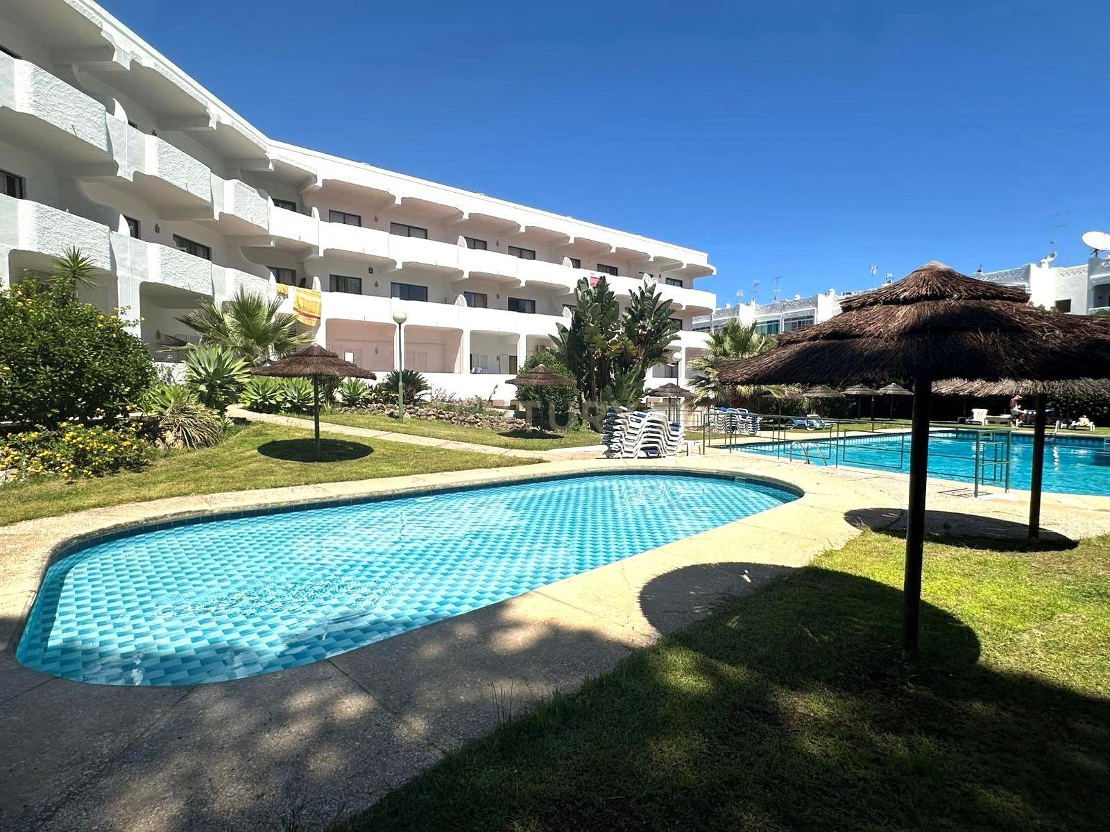 Fotografia 3 de Centro Empresarial Premium de Vilamoura | 3 Frações Comerciais | Arrendamento ou Venda