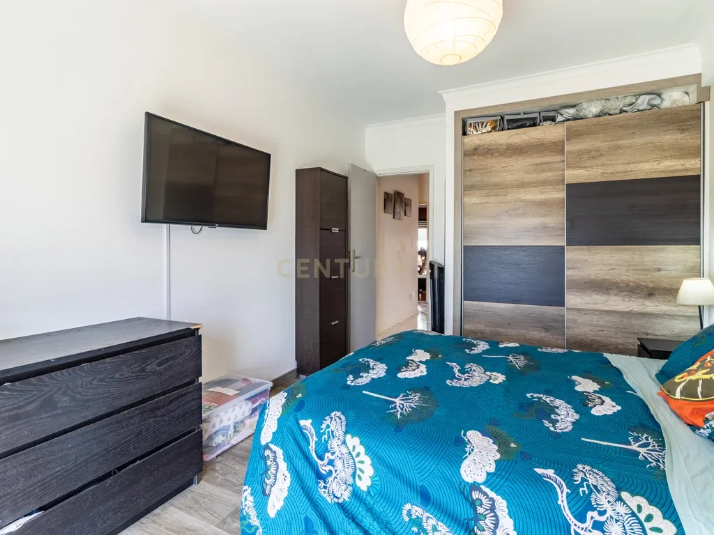 Apartamento T3 Espaçoso e Luminoso em Zona Tranquila de Sesimbra - Image 26